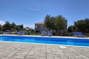 Casa De Rosa Studios & Apartments (Svoronata)